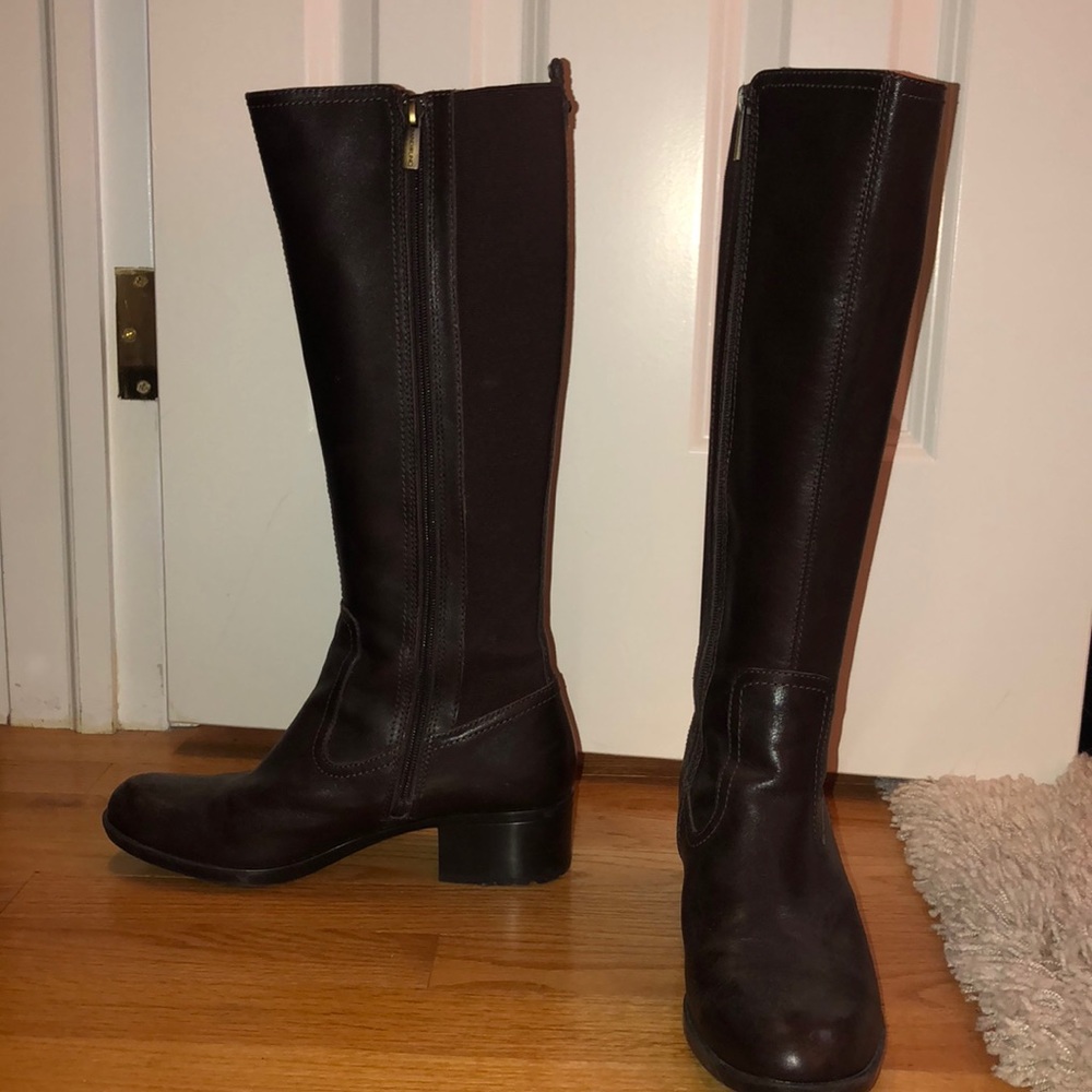 CHOCOLATE BROWN RIDING BOOTS